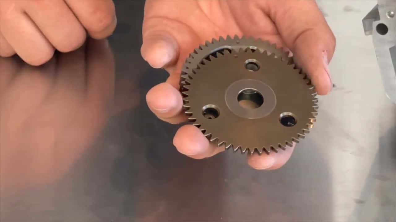 camshaft gear removal of Razor Ranger and Sportsman